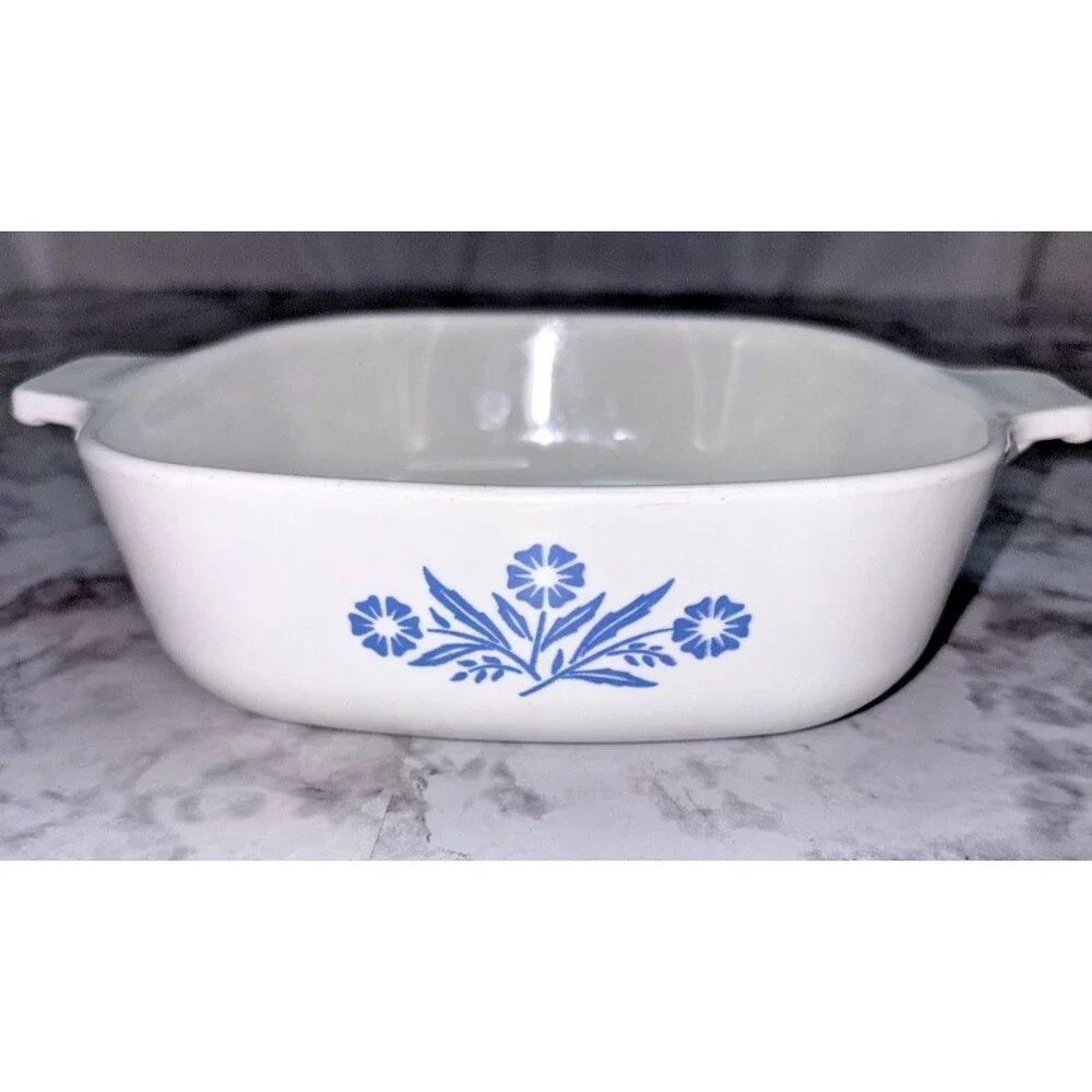 Corning Ware Blue Cornflower P-1-B  1 QT casserole dish